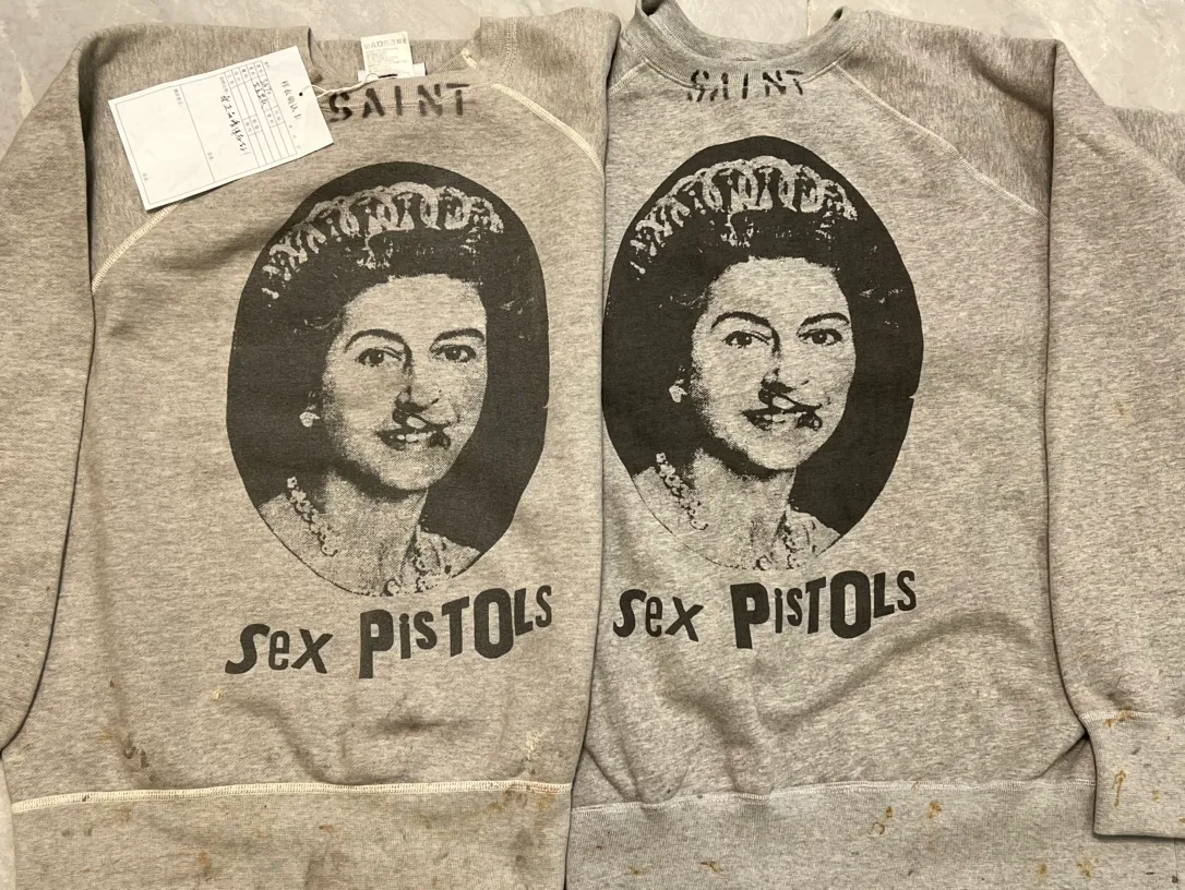 Printing proofing SAINT Mxxxxxx x SEX PISTOLS QUEEN SP_CREW SWT/GRAY band joint vintage sweatshirt Queen ripped retro sweatshirt gray S-XL